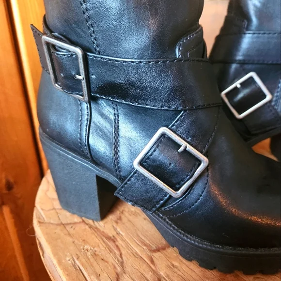 BONGO HARNESS BOOTS- WOMENS SIZE 6.5 - Picture 4 of 9